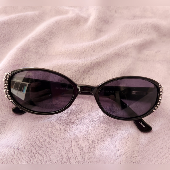 Fossil Accessories - Fossil Vintage Dazzler Sunglasses with Rhinestones and Pearl Detail